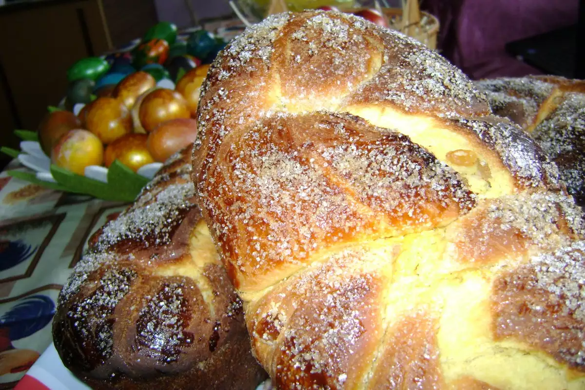 Vegetarian Yogini: Pasca- Traditional Moldovan Easter Bread