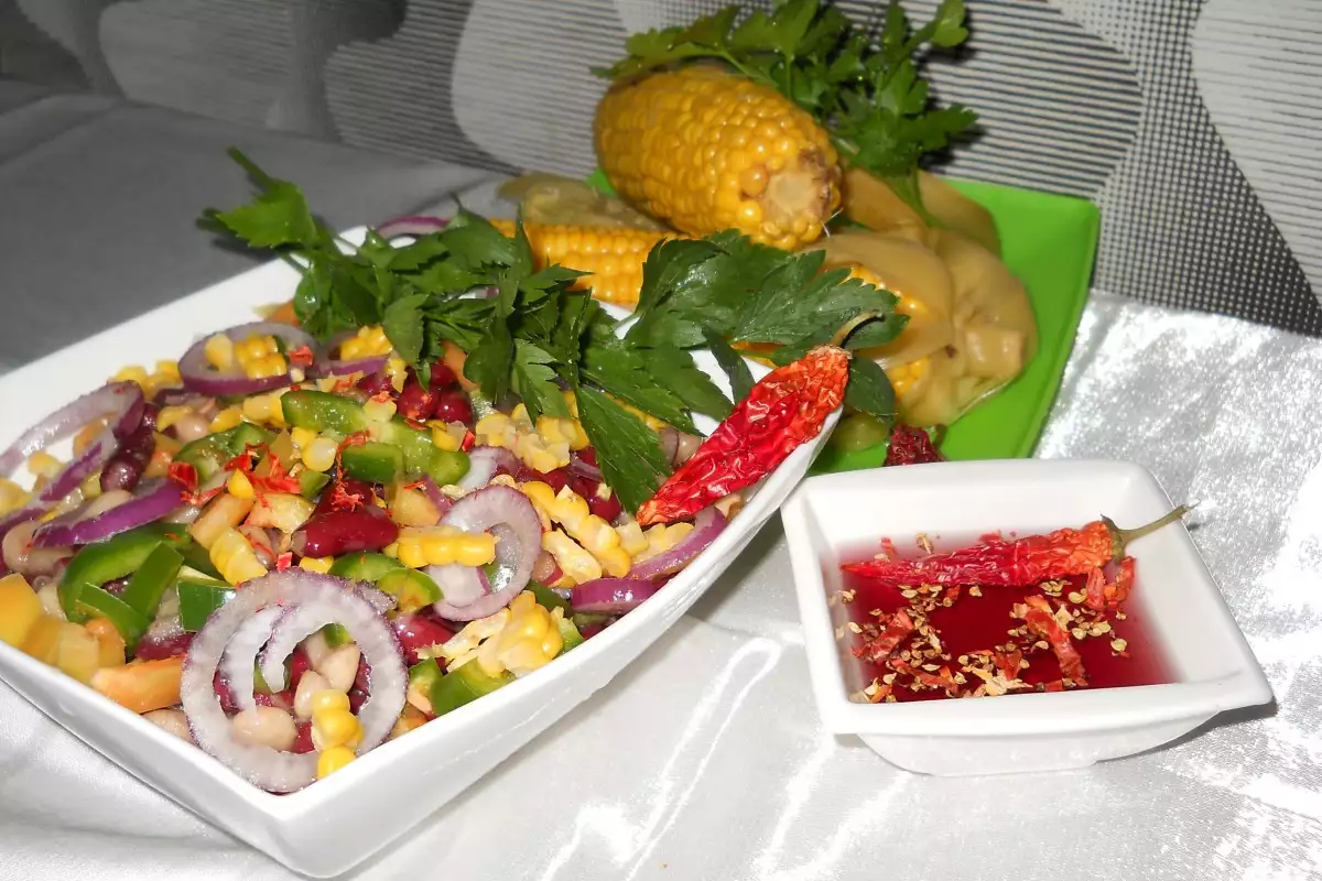Mexican Salad with Beans - Recipe | Bonapeti.com