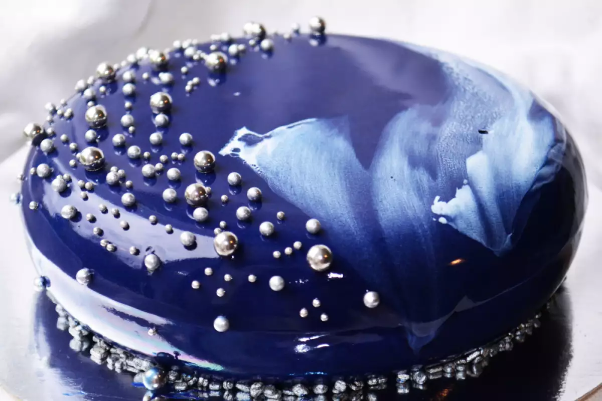 How to Make a Galaxy Mirror Cake (with Pictures) - wikiHow Life