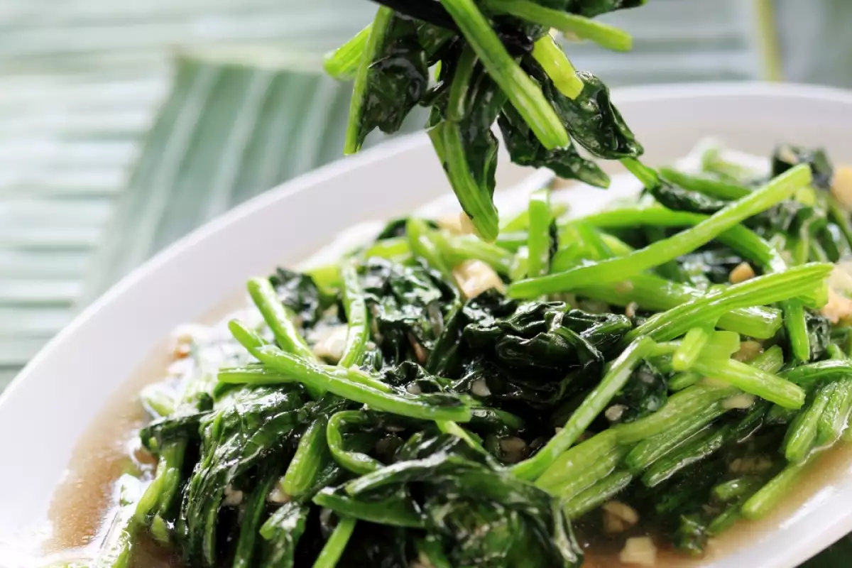 Chinese Fried Spinach - Recipe | Bonapeti.com