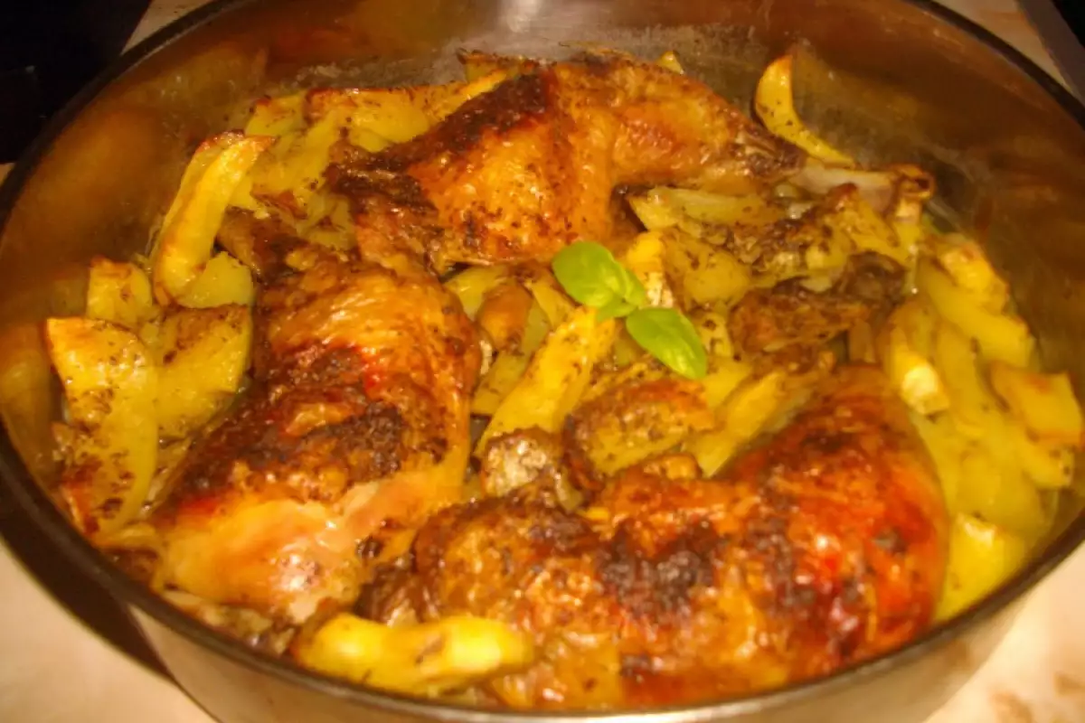 Chicken Legs with Potatoes and Curry in the Oven - Recipe | Bonapeti.com