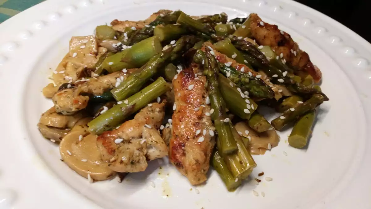 Italian Style Chicken With Sesame Seeds 1 Recipes Bonapeti Com   Pile Asperji2.webp