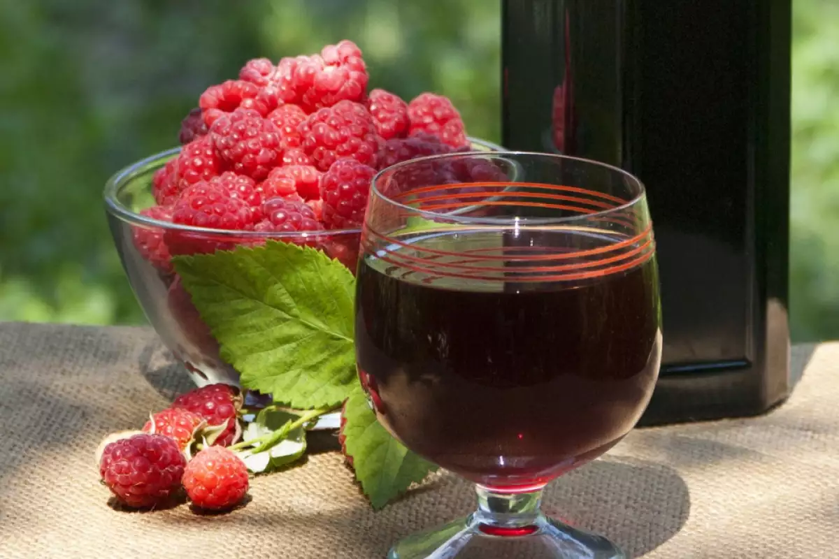 Raspberry Wine - Recipe | Bonapeti.com