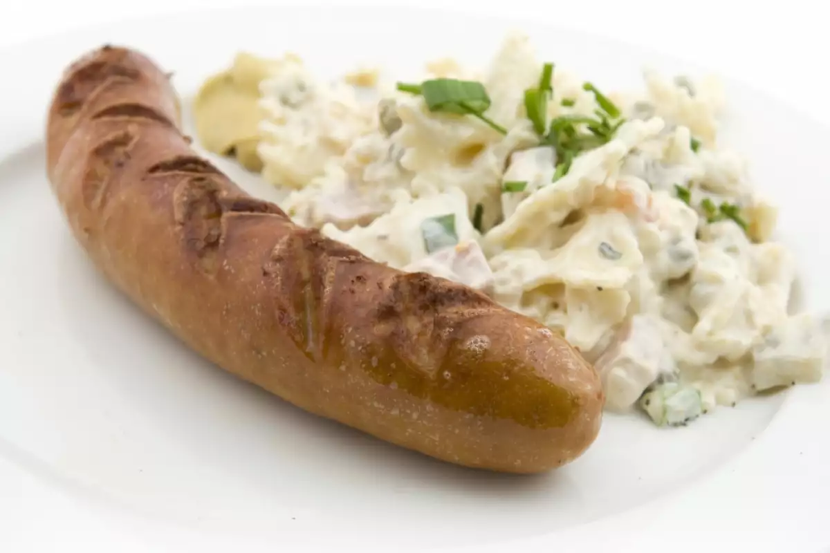 Appetizer With Sausages 3 Recipes Bonapeti Com   Salatka8 Nadenica.webp