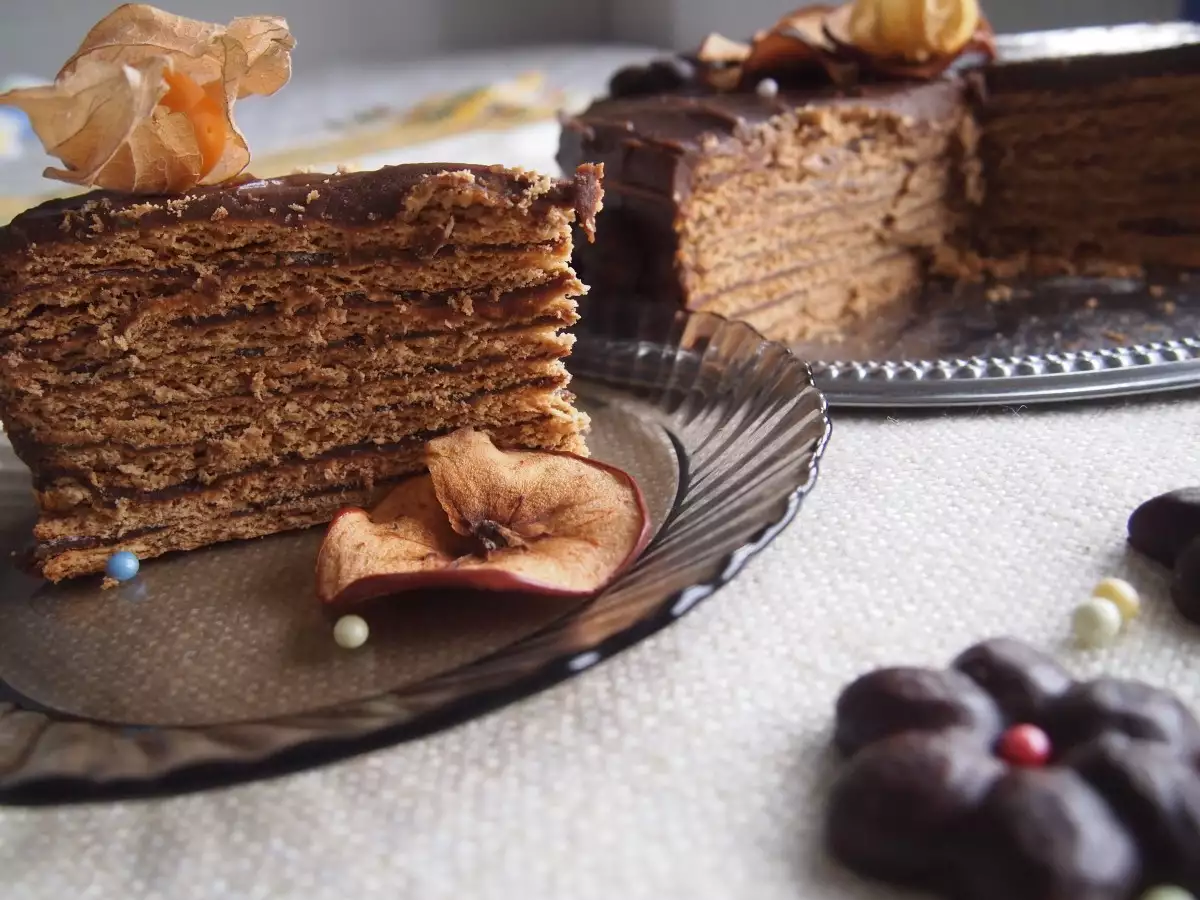 Chocolate Prinzregententorte - Recipe | Bonapeti.com
