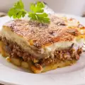 How to Make a Fluffy and Dense Topping for Moussaka?