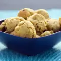 Almond Meringues