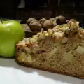 Cake with Apples, Walnuts and Cinnamon