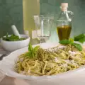 Spaghetti with Green Pea Pesto