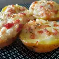 Bacon and Sour Cream Stuffed Potatoes