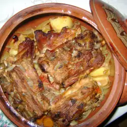 Meat Güveç with Leeks