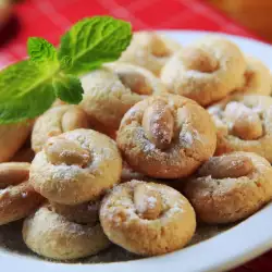 Flourless Cookies with Powdered Sugar