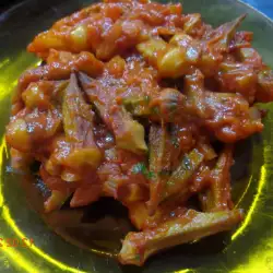 Okra with Garlic and Tomatoes