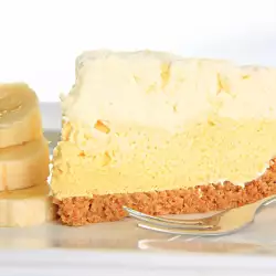 Jellied Cake with Bananas