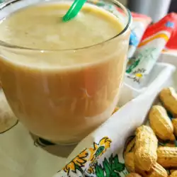 Energizing Shake with Banana and Peanut Butter
