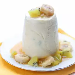 Egg-Free Pudding with Kiwi