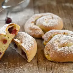 Twisted Rolls with Cherries and Cream
