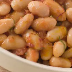 Vegan Beans with Cloves