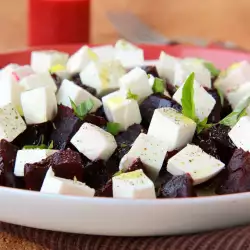 Vitamin Salad with olives