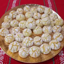 White Crinkle Christmas Cookies