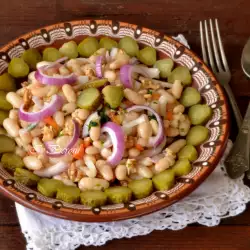 Winter Salad with Onions
