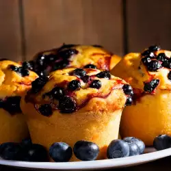 Muffins with Blueberry Filling