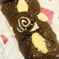 Swiss Roll with biscuits