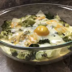 Broccoli with Topping and Cheeses in the Oven
