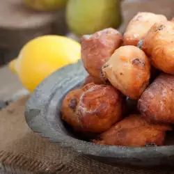 Fritters with yeast