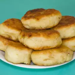 Fritters with cinnamon