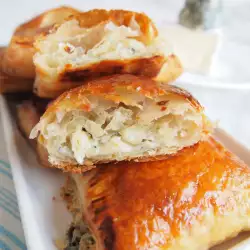 Oven-Baked Filo Pie with Eggs