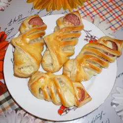 Puff Pastry Bites with Salami and Cheese