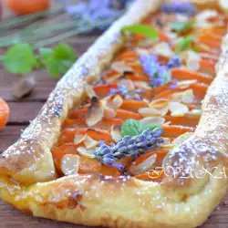 Flourless Pastry with Apricots