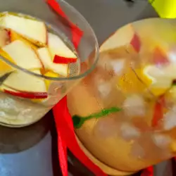 Sangria with apples
