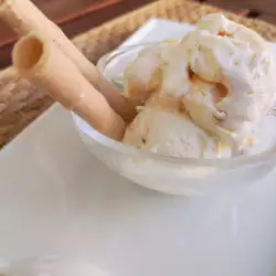 Homemade Caramel Ice Cream