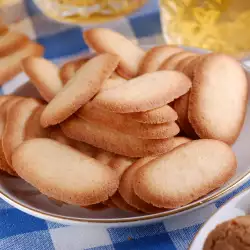 Cat's Tongue Biscuits with flour