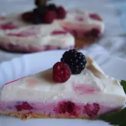 Cheesecake with blackberries