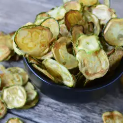 Homemade Chips with zucchini