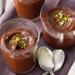Chocolate Pudding with Vanilla
