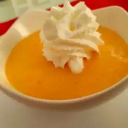 Pudding with cream