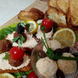 Crostini with Caviar and Party Balls of Minced Meat