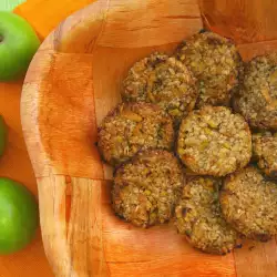 Dietary Oatmeal Cookies with Green Apples