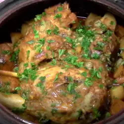 Knuckle in a Clay Pot with Savory