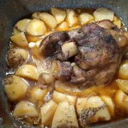 Oven-Baked Pork Shank with Potatoes and Beer