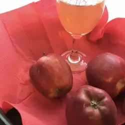 Homemade Apple Liqueur