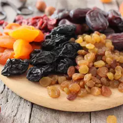 How to Prepare Dried Fruit at Home