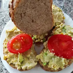 Avocados with Eggs