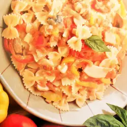Farfalle Pasta with Peppers
