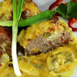 Mince Nests with Filling and Mushroom Sauce