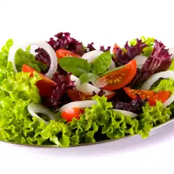 Lettuce Salad with Tomatoes